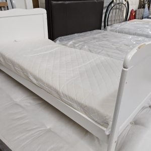 Small child bed
