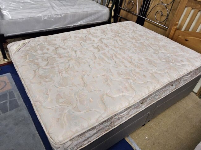 Double bed with mattress