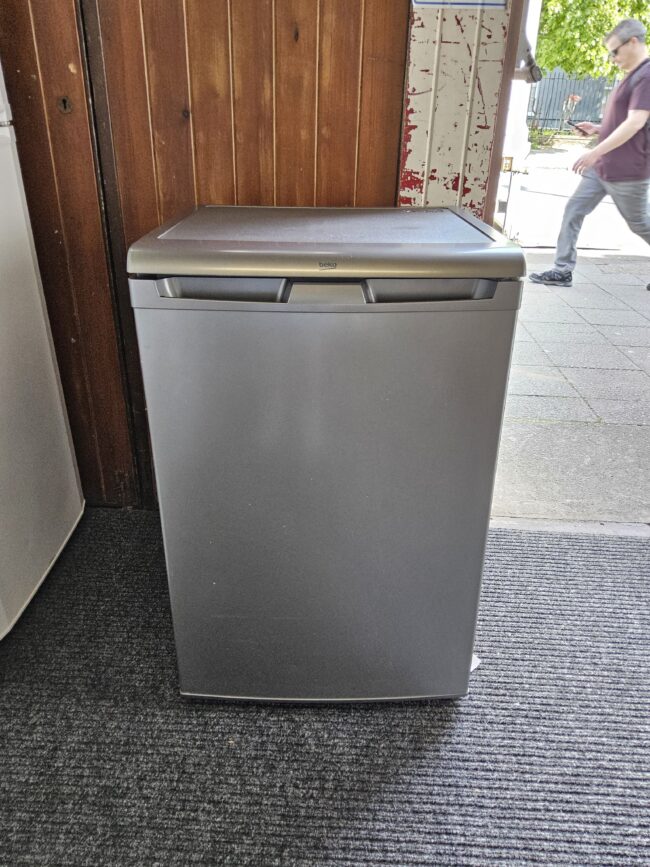 Undercounter fridge - Image 2