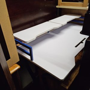 Desk (012667)