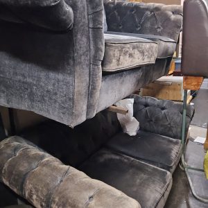 Two Seater Sofa Chesterfield style x2 (0326132)