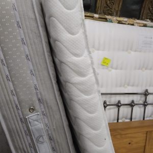 5FT MATTRESS TOPPER (052652)
