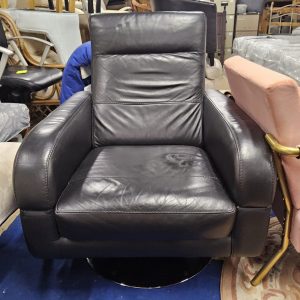 black swivel chair