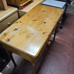 Hallway table (082674)