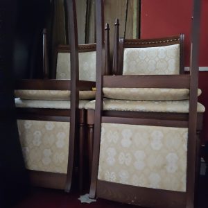 Dining chairs x4
