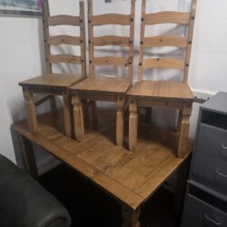table and 4 chairs
