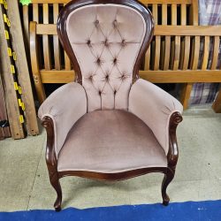 Victorian stle parlor chair