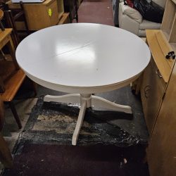 Round Dining Table (1026121)